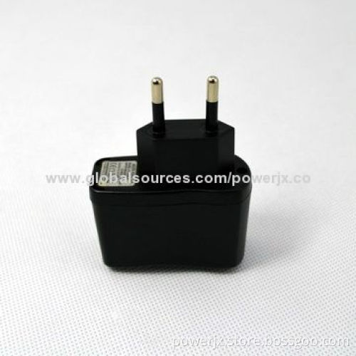 Dependable performance universal plug adapter, short-circuit protection